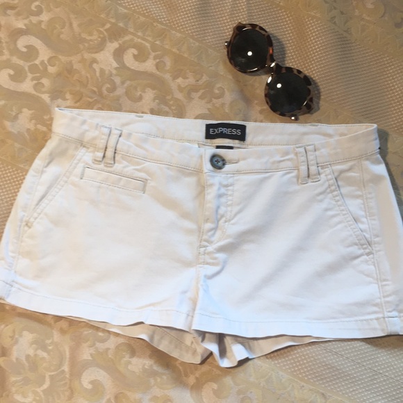 Express Shorts - Picture 1 of 3